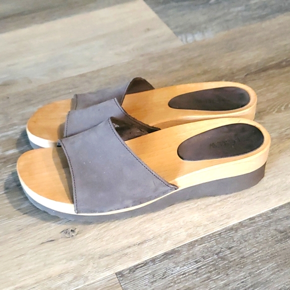 J Crew Wooden clogs size 7 made in Italy - Picture 1 of 4